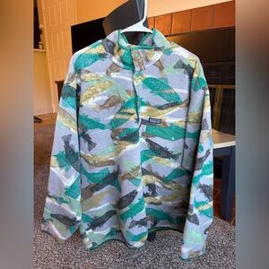 Patagonia Men's Green and Gray Fish Patterned Jacket